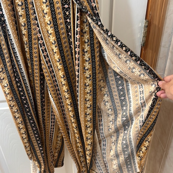 Open Leg Romper - Picture 3 of 3